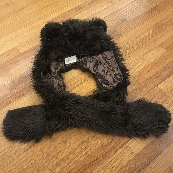 Extremely rare!!! 2010 original authentic Brown Bear SpiritHoods. GUC
